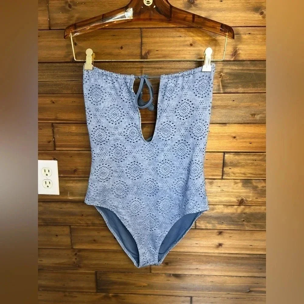 Aerie crochet one piece bathing suit crisscross back in baby blue size medium - Picture 3 of 9